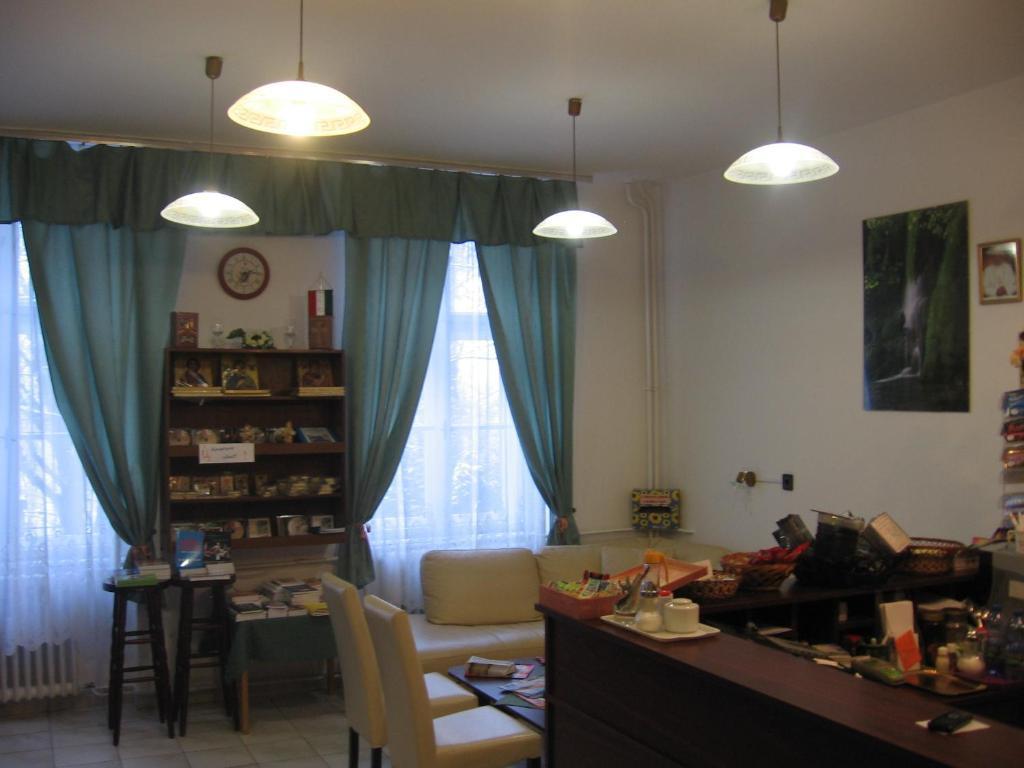 Mater Salvatoris House 호텔 Gödöllő 외부 사진